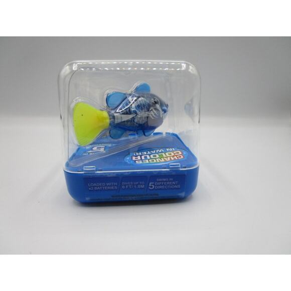 Zuru Robo Alive Robo Fish Blue Water Activated Swims Color Changing - Picture 2 of 4